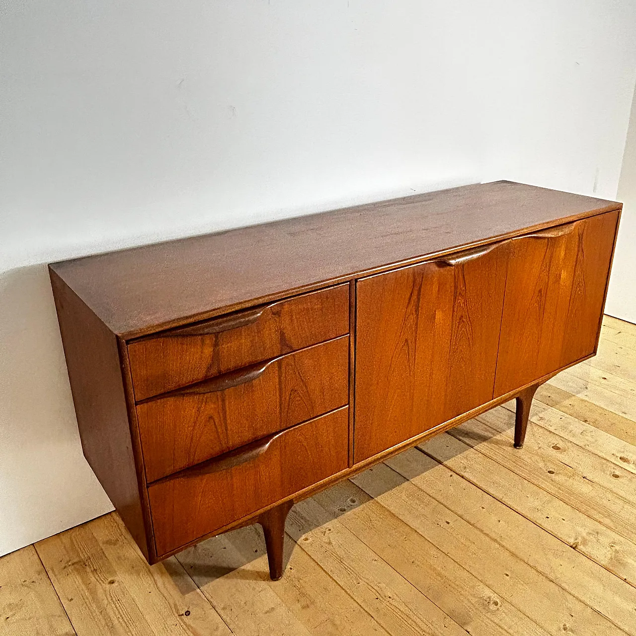 Sideboard A.H. McIntosh in teak scozzese Mid-Century, anni ’60 4
