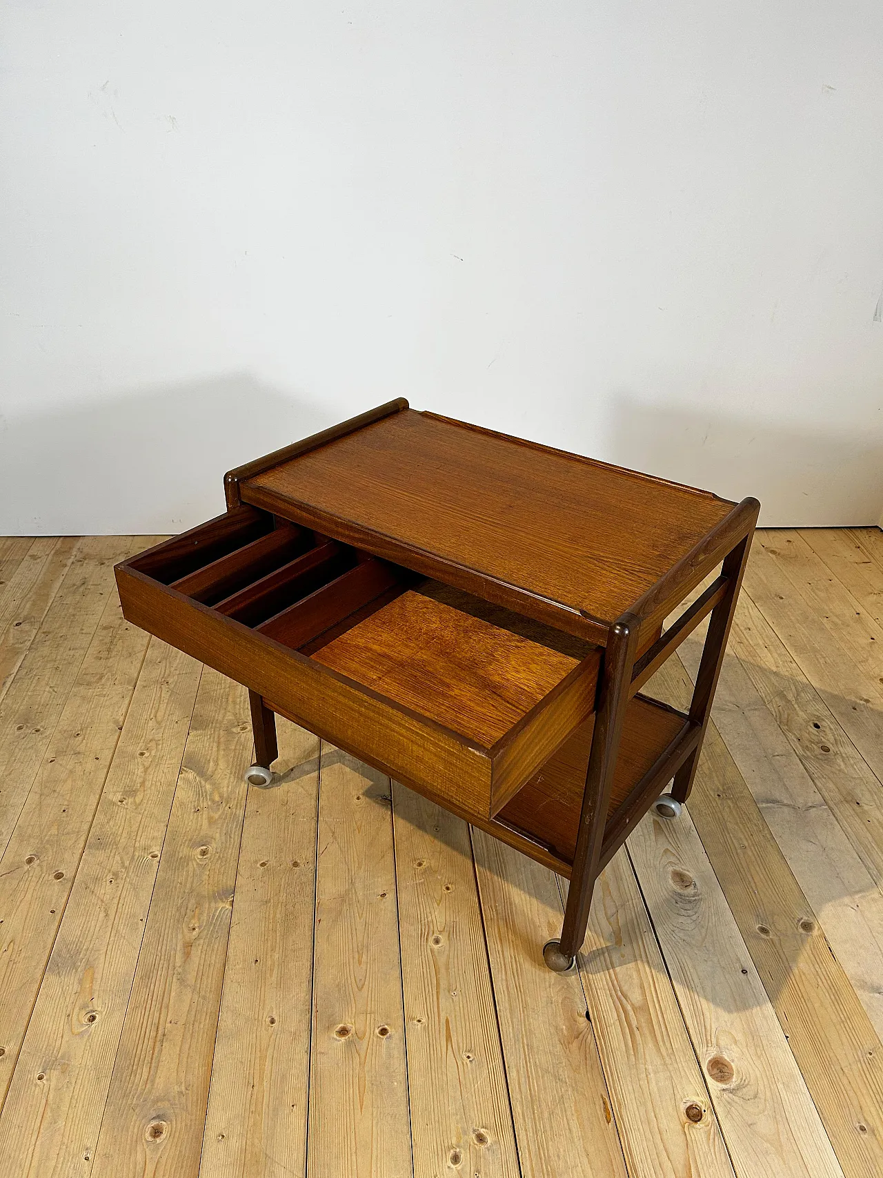 Bar trolley danese in teak Scandinavian Modern, anni ’60 5