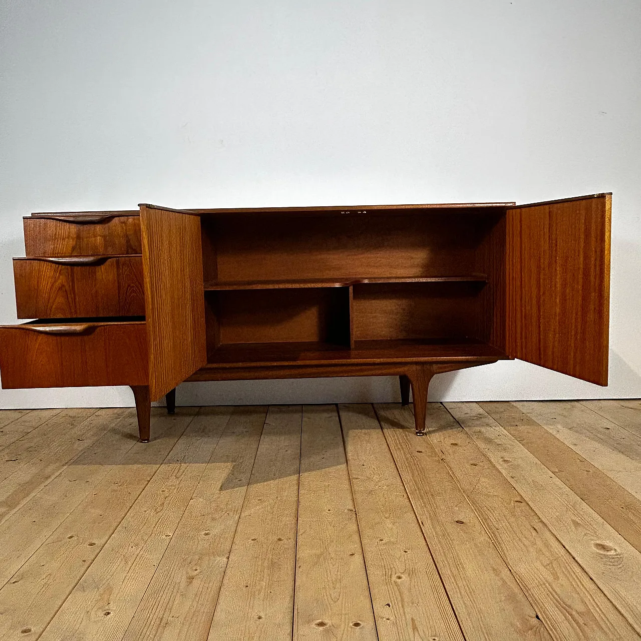 Sideboard A.H. McIntosh in teak scozzese Mid-Century, anni ’60 7