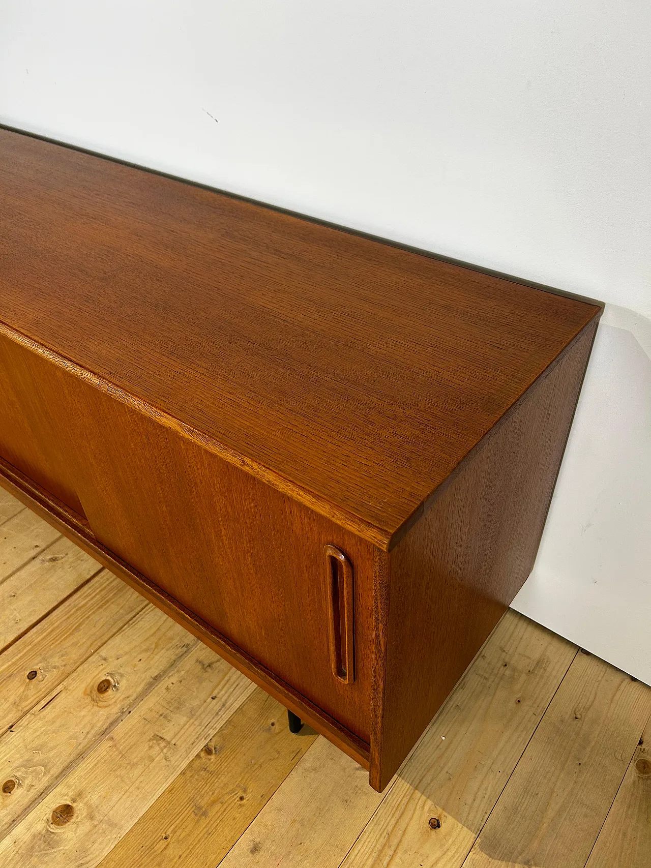 Sideboard danese in teak, anni ’60 7