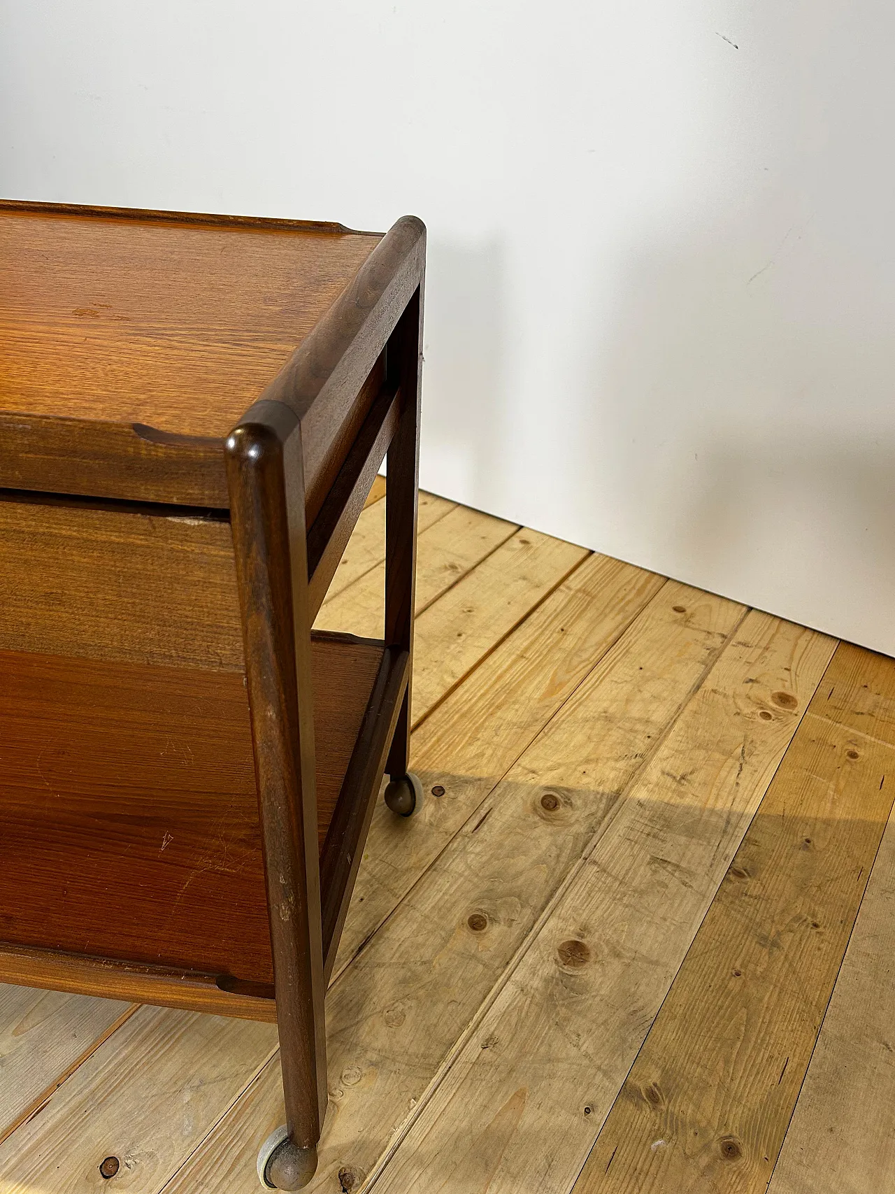 Bar trolley danese in teak Scandinavian Modern, anni ’60 8