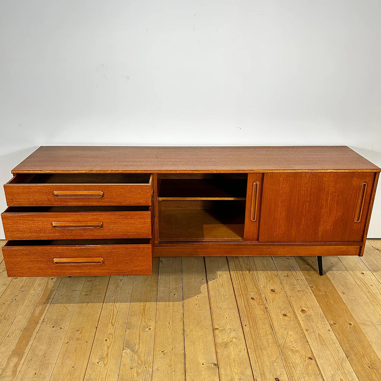 Sideboard danese in teak, anni ’60 8