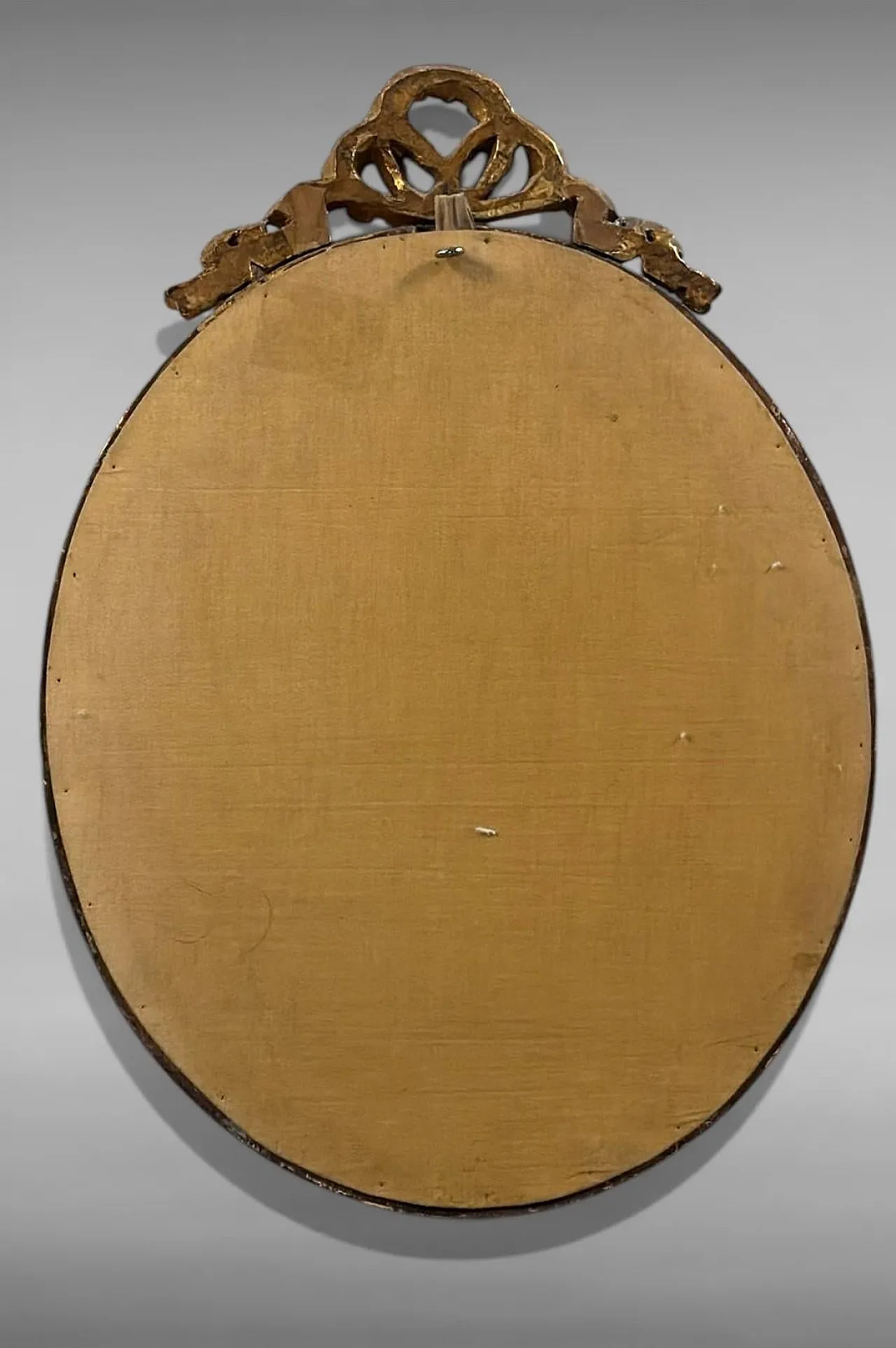 Pair of oval engravings in gilt french frames, 18th century 17
