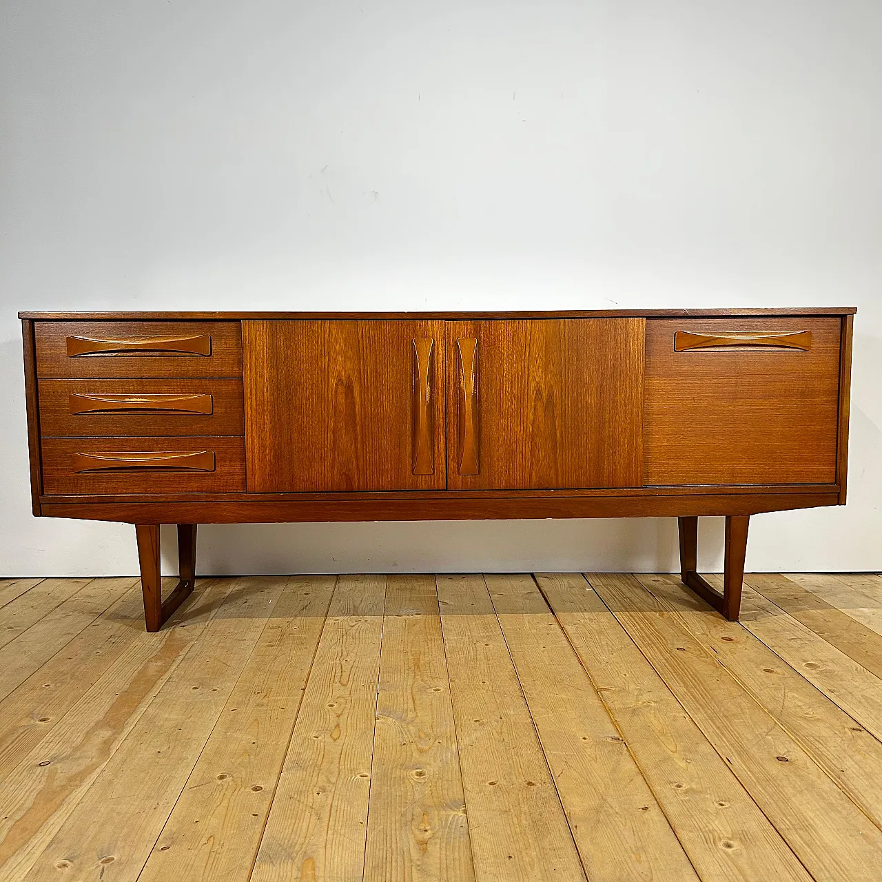 Sideboard Stonehill in teak inglese Mid-Century, anni ’60 2