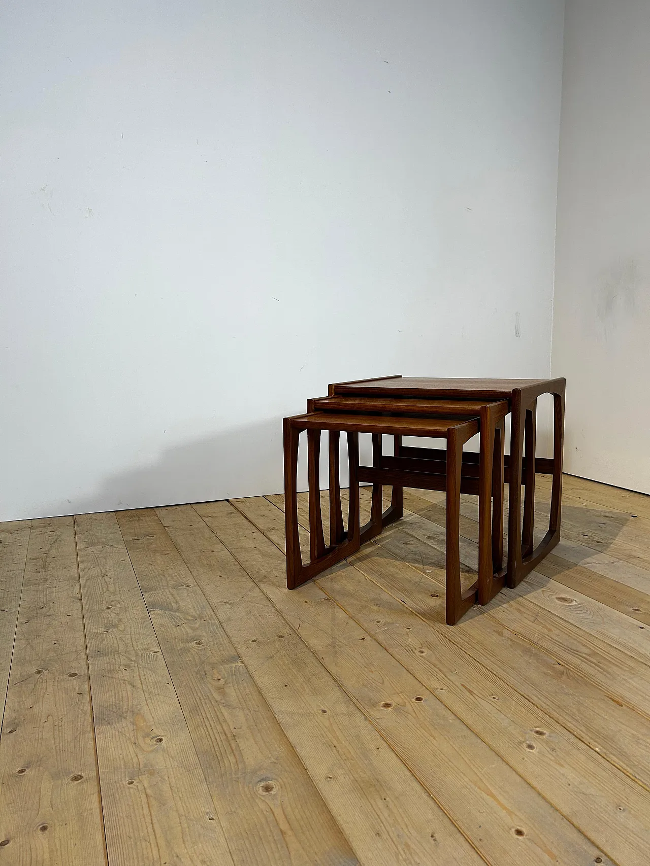 3 Tavolini nesting G Plan in teak inglese Mid-Century, anni ’60 2