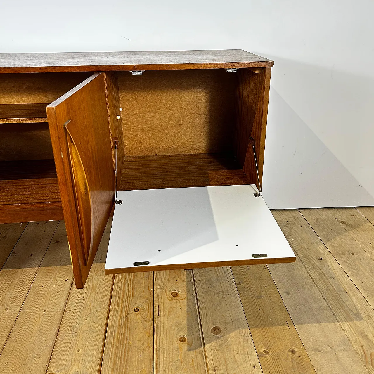 Sideboard Stonehill in teak inglese Mid-Century, anni ’60 4