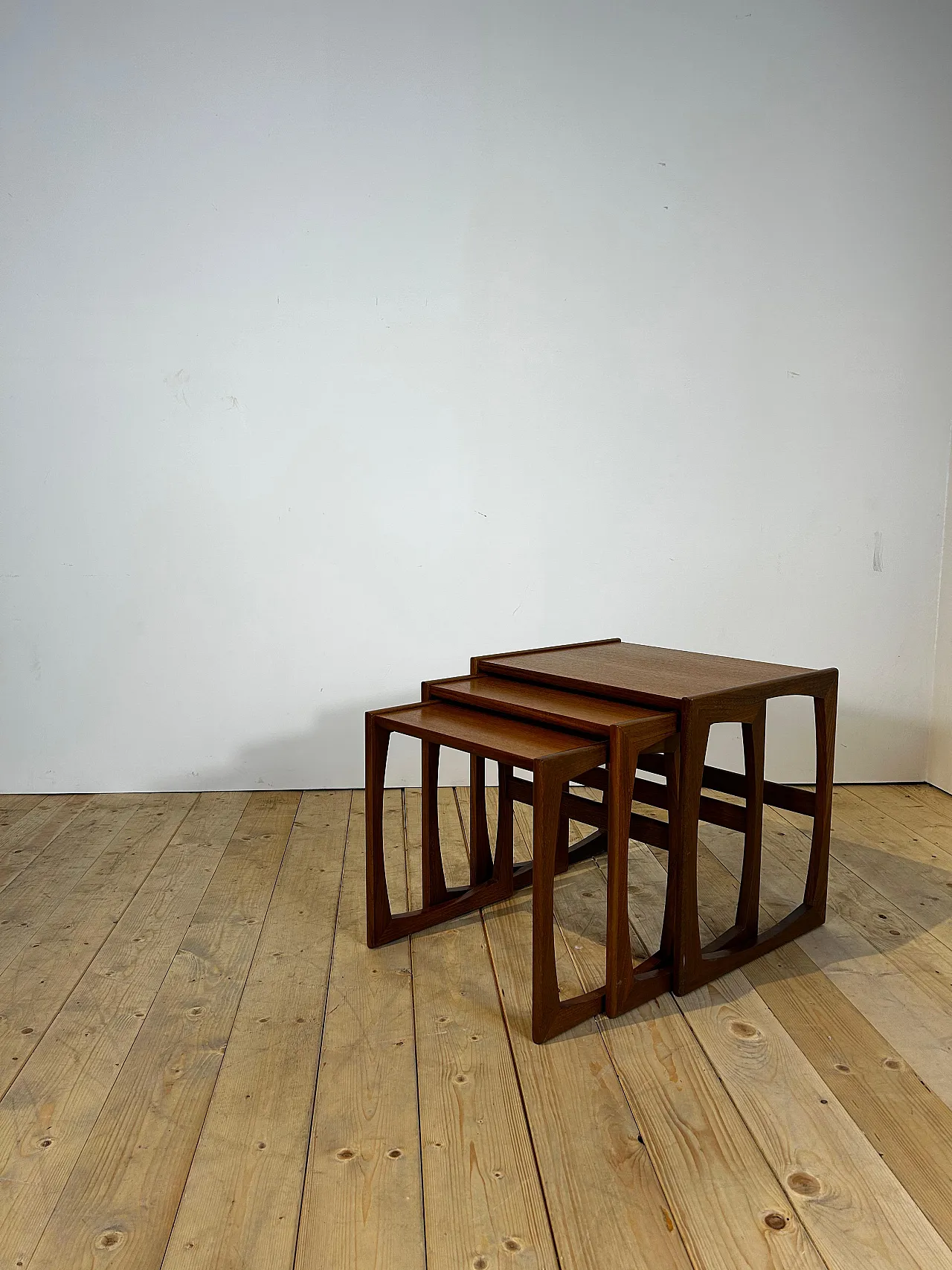 3 Tavolini nesting G Plan in teak inglese Mid-Century, anni ’60 3