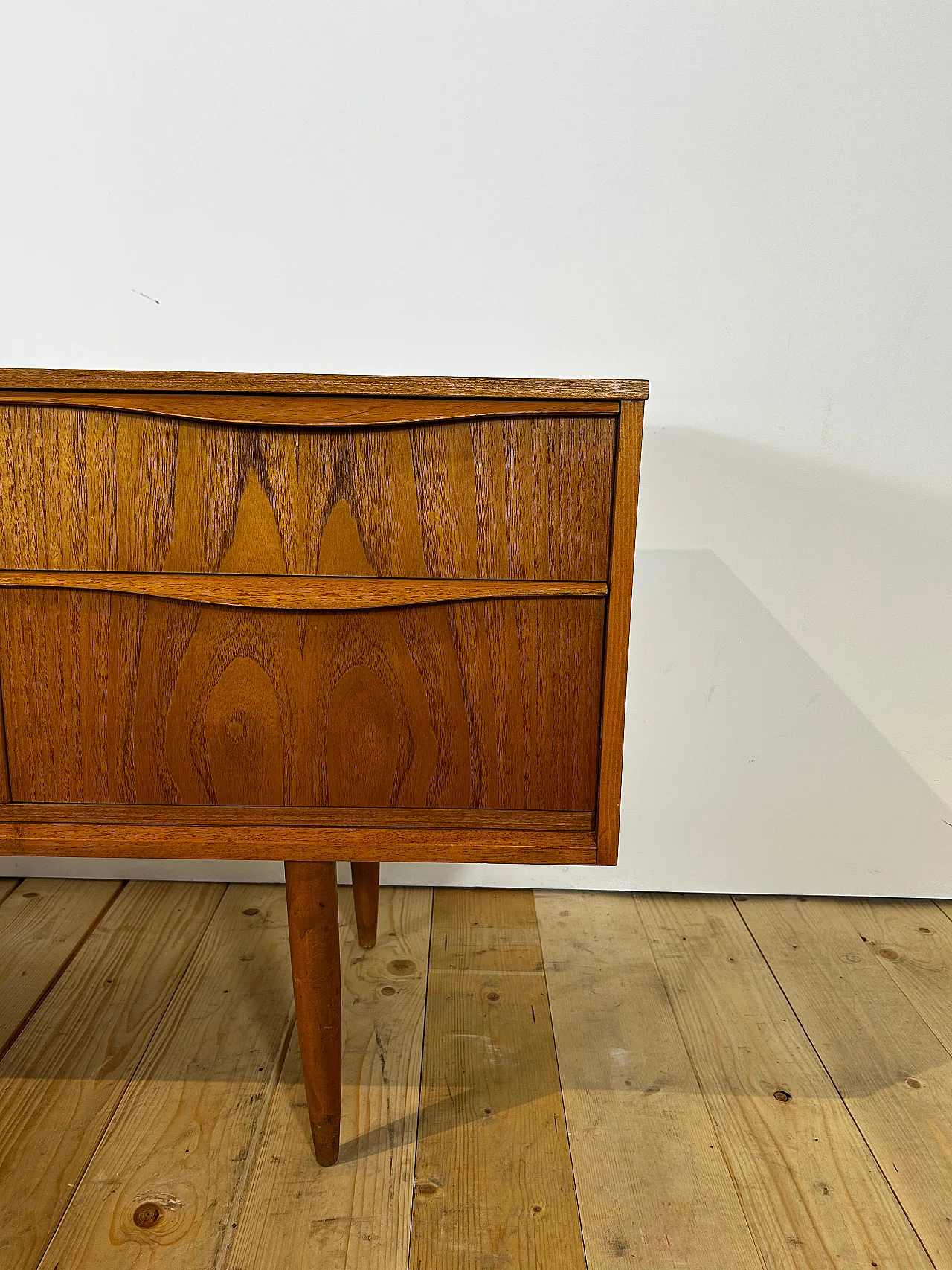 Cassettiera Austinsuite in teak inglese Mid-Century, anni ’60 4