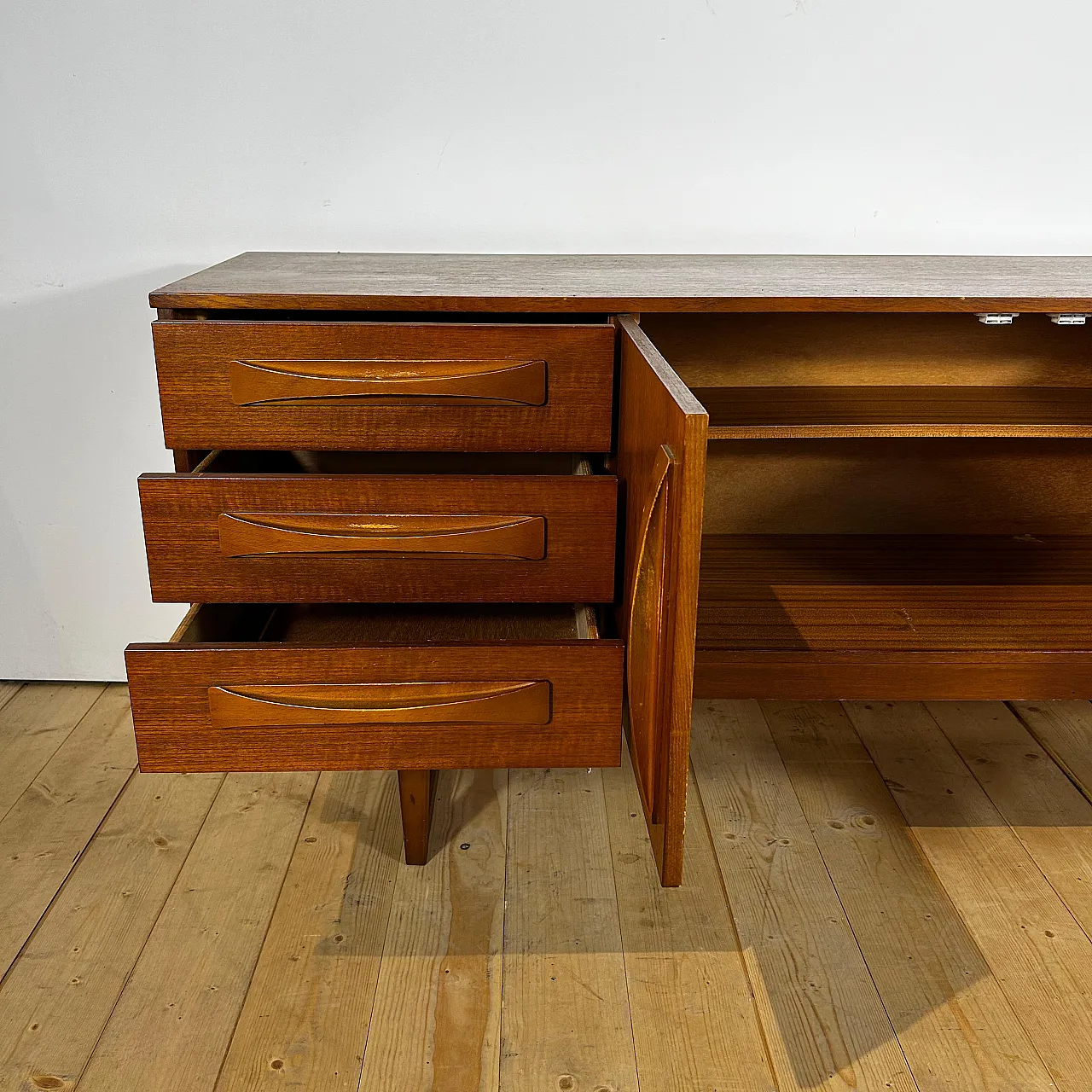 Sideboard Stonehill in teak inglese Mid-Century, anni ’60 5