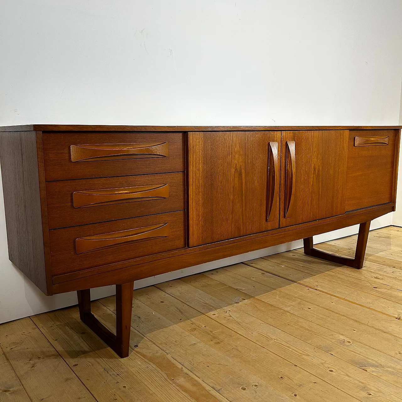 Sideboard Stonehill in teak inglese Mid-Century, anni ’60 7