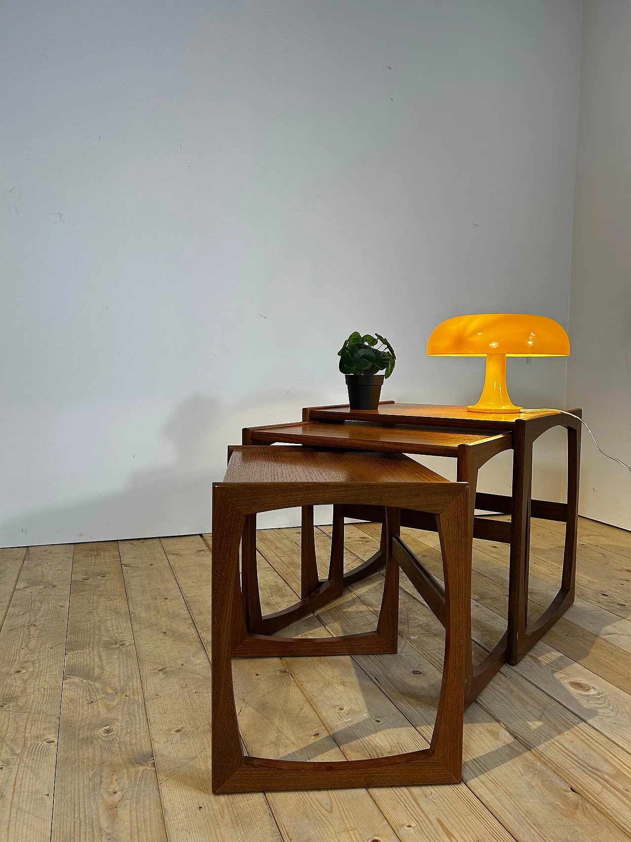 3 Tavolini nesting G Plan in teak inglese Mid-Century, anni ’60 7