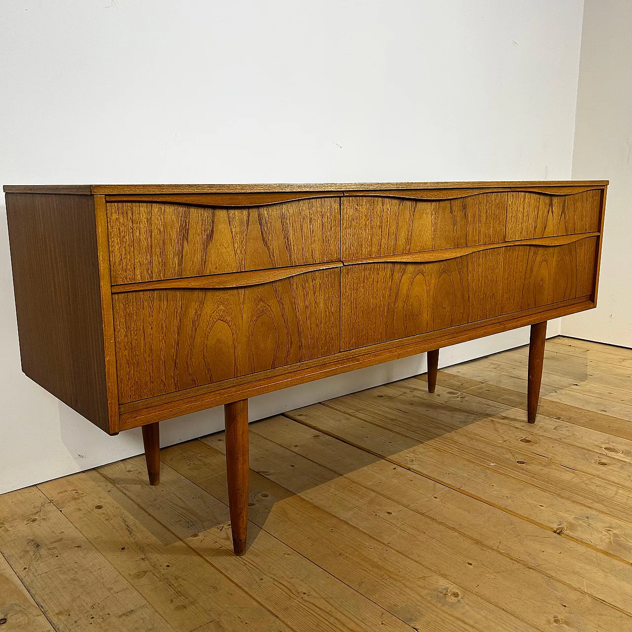 Cassettiera Austinsuite in teak inglese Mid-Century, anni ’60 8