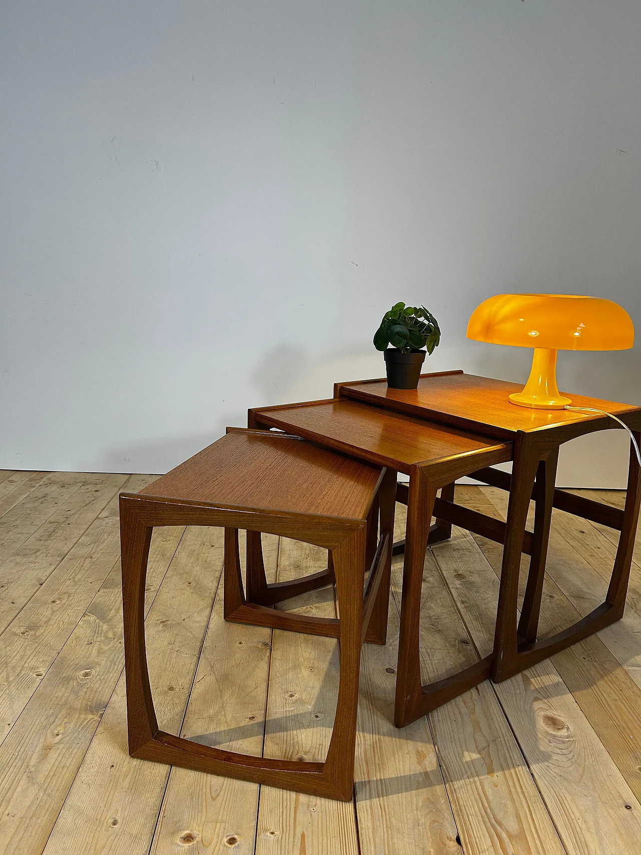 3 Tavolini nesting G Plan in teak inglese Mid-Century, anni ’60 8