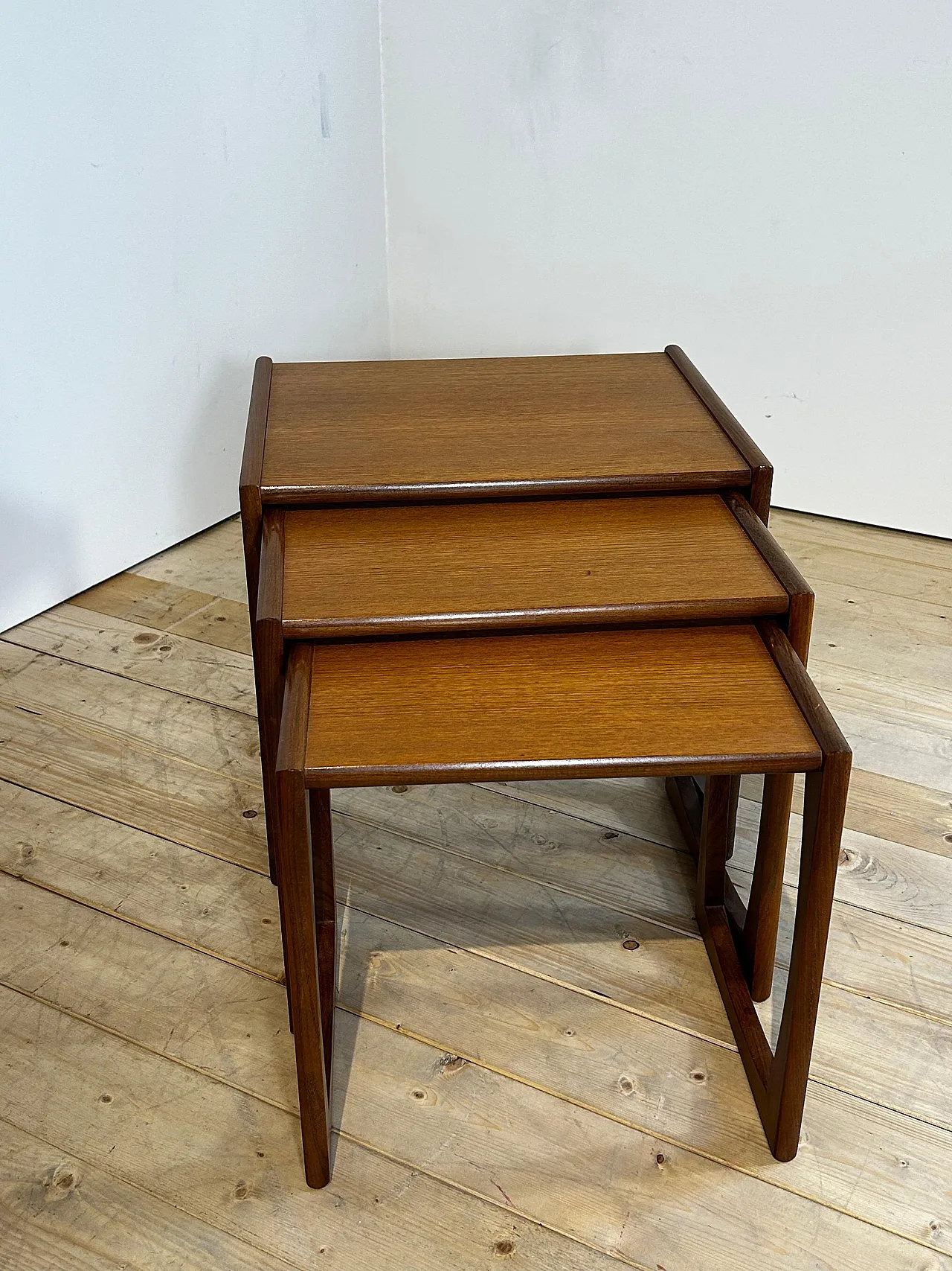 3 Tavolini nesting G Plan in teak inglese Mid-Century, anni ’60 12