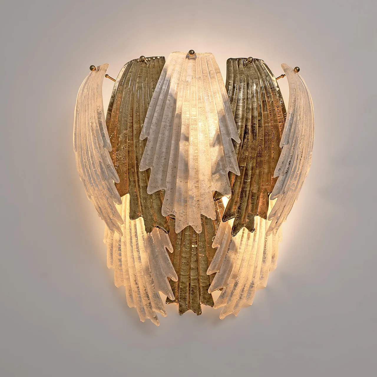 Coppia di applique in vetro di Murano e foglia di ottone, anni 2000 3