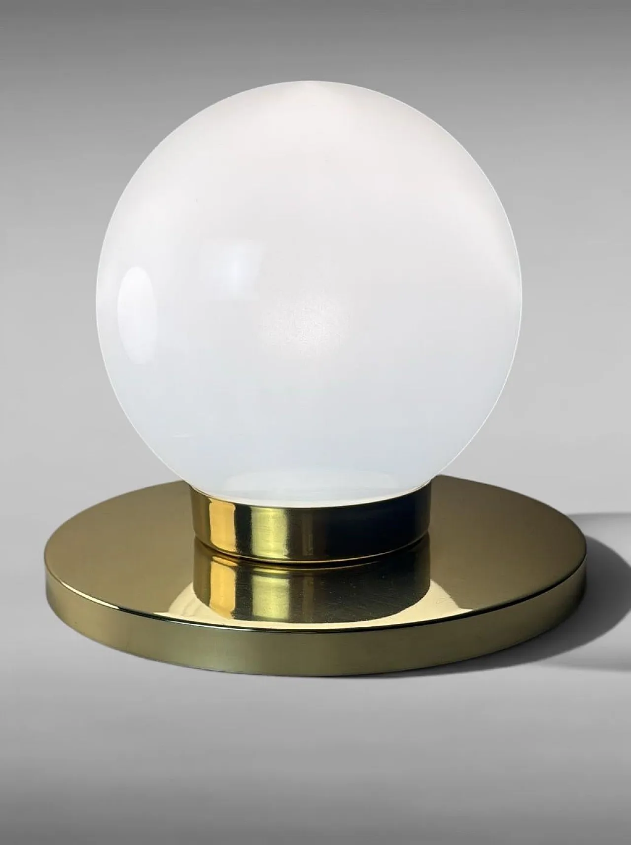 Pair of lamps with brass bases and opal glass shades, 1980s 10