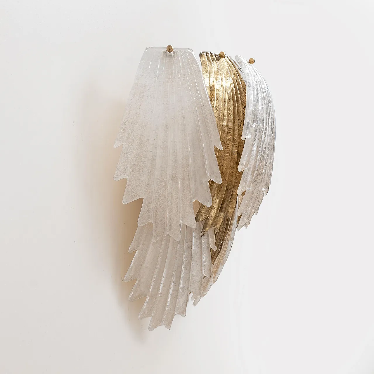 Coppia di applique in vetro di Murano e foglia di ottone, anni 2000 4