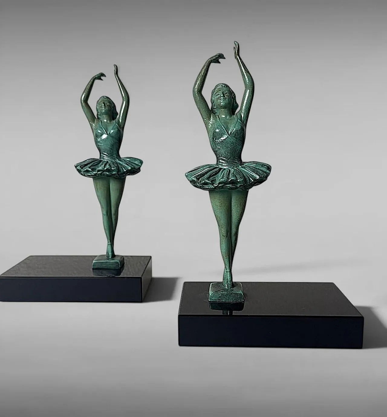 Coppia di reggilibri a ballerina in spelta e marmo di Marquina,anni 30 6