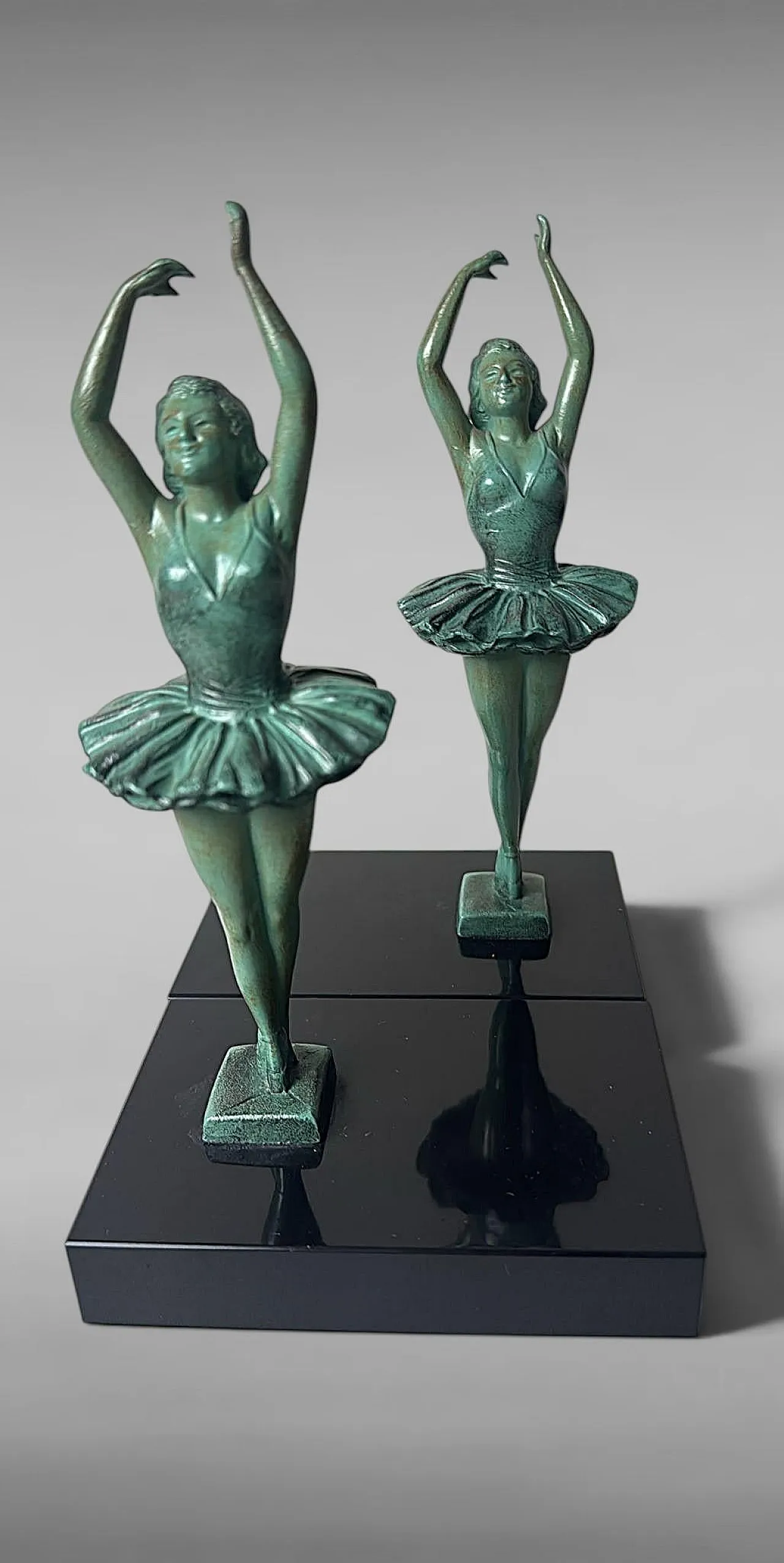 Coppia di reggilibri a ballerina in spelta e marmo di Marquina,anni 30 7