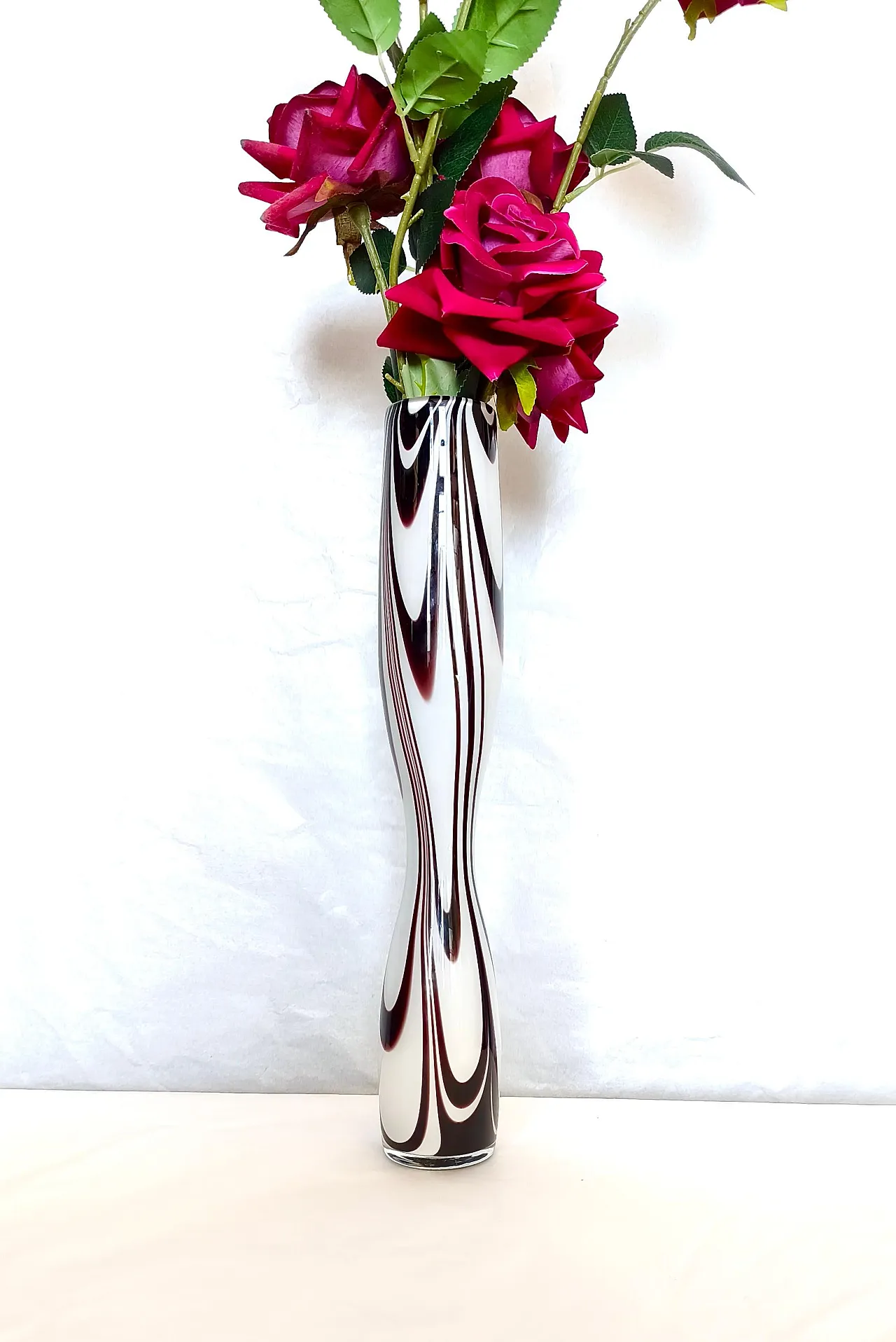 Vaso Wave in vetro di Murano viola e bianco di Carlo Moretti, anni '70 2
