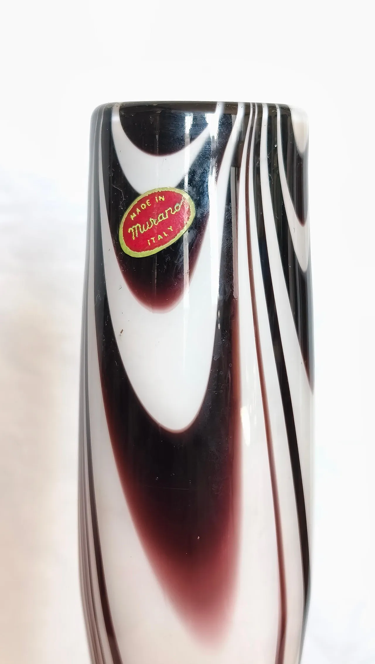 Vaso Wave in vetro di Murano viola e bianco di Carlo Moretti, anni '70 11