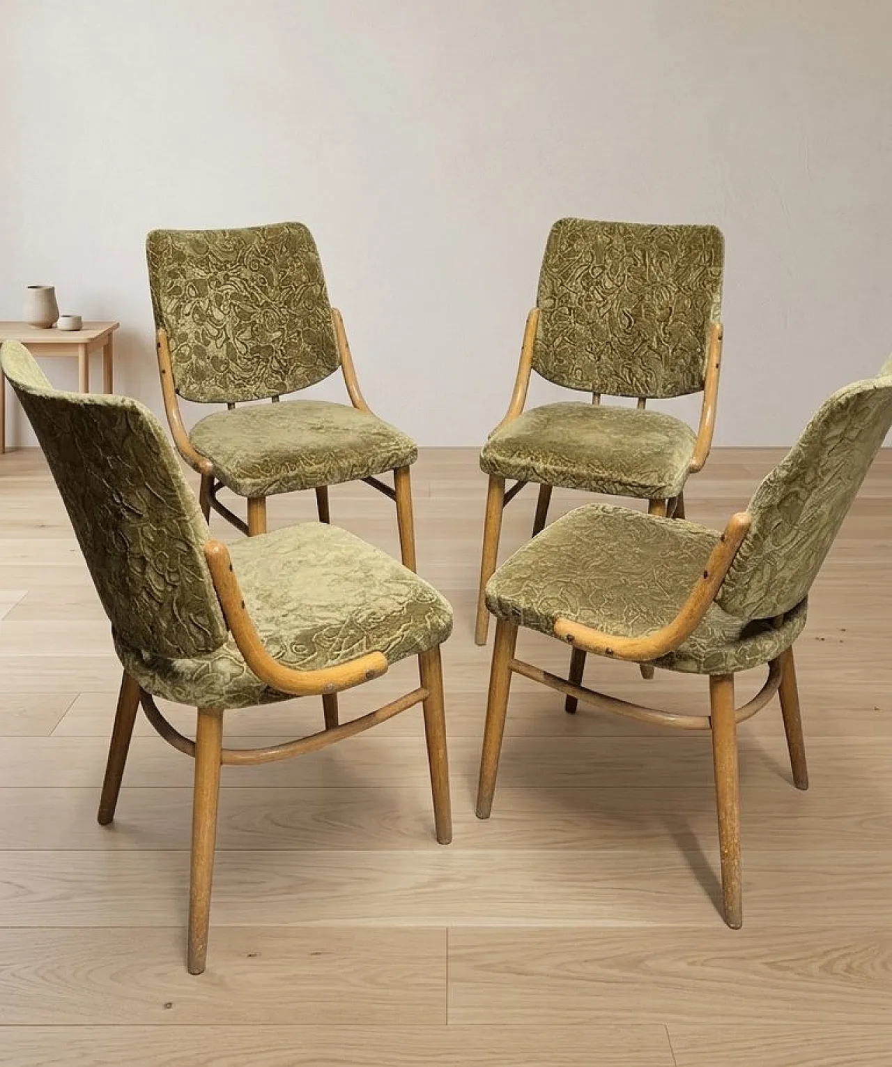 4 Sedie da pranzo in faggio e velluto verde oliva di TON, anni '70 3