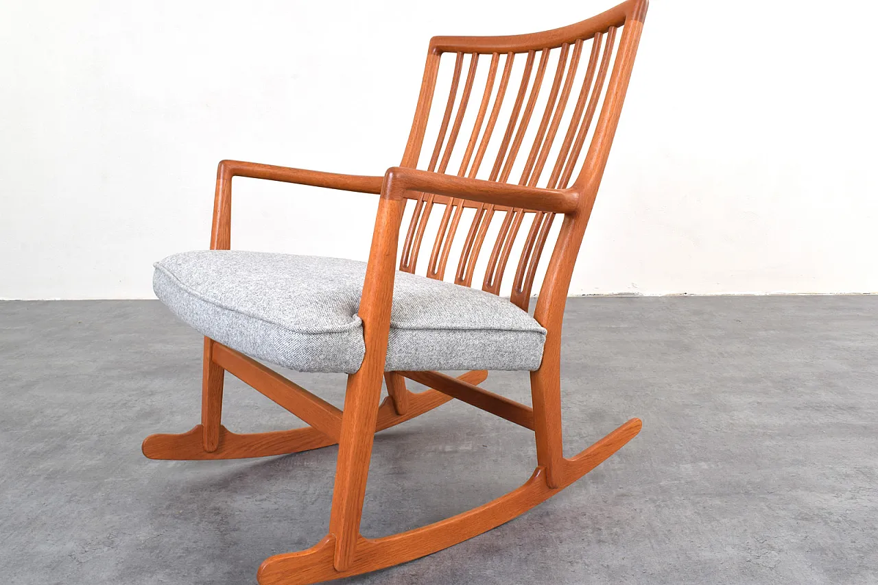 Sedia a dondolo ML33 in quercia di Hans J. Wegner per A/S Mikael Laursen, anni '50 9