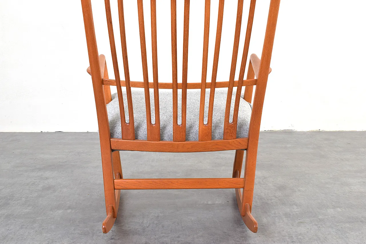 Sedia a dondolo ML33 in quercia di Hans J. Wegner per A/S Mikael Laursen, anni '50 15