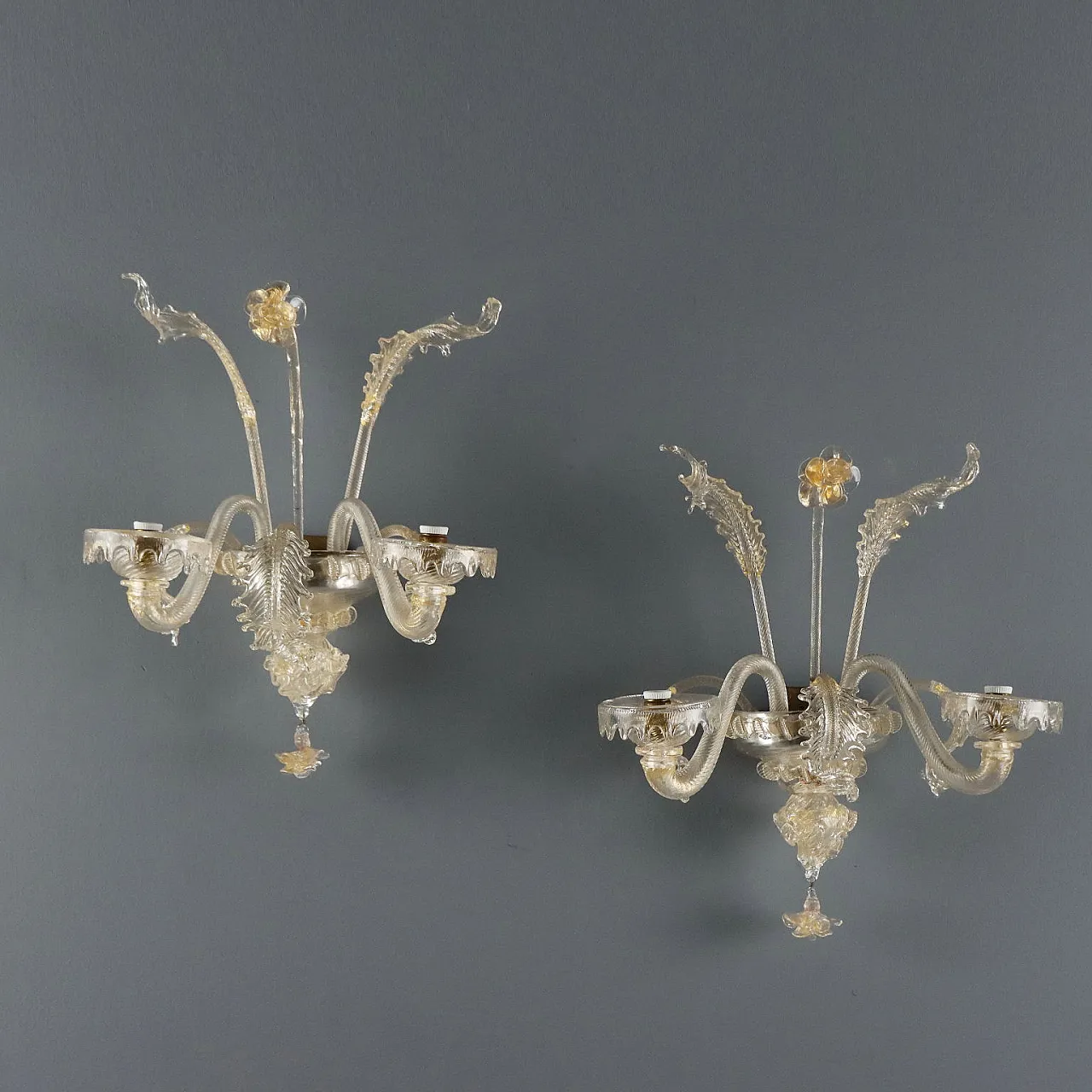 Pair of appliques in blown glass with gold shades, 20th century 1