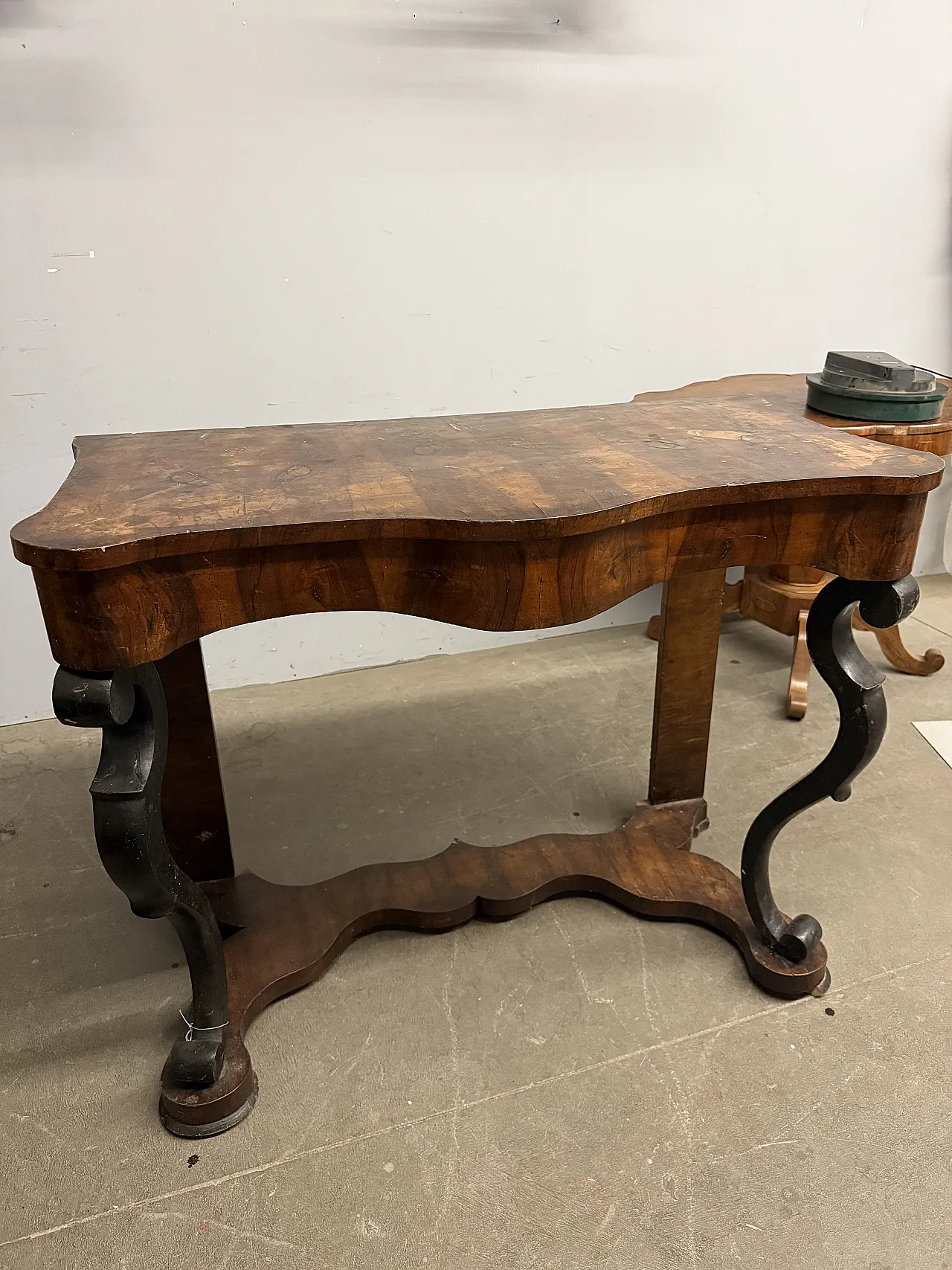 Console in in solid walnut, 19th century 1