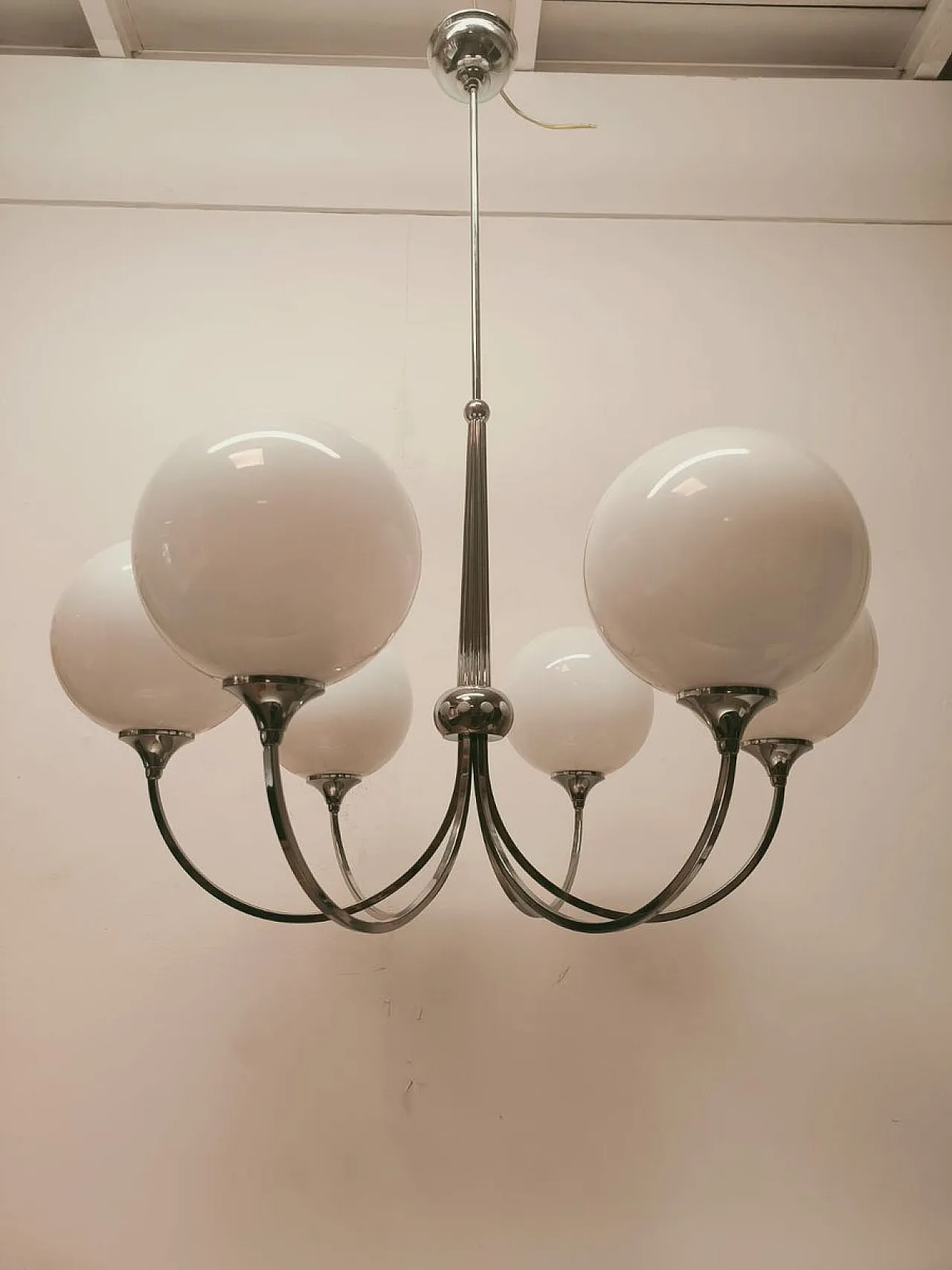 Lampadario a sei luci in metallo cromato con vetri sferici, anni '80 1