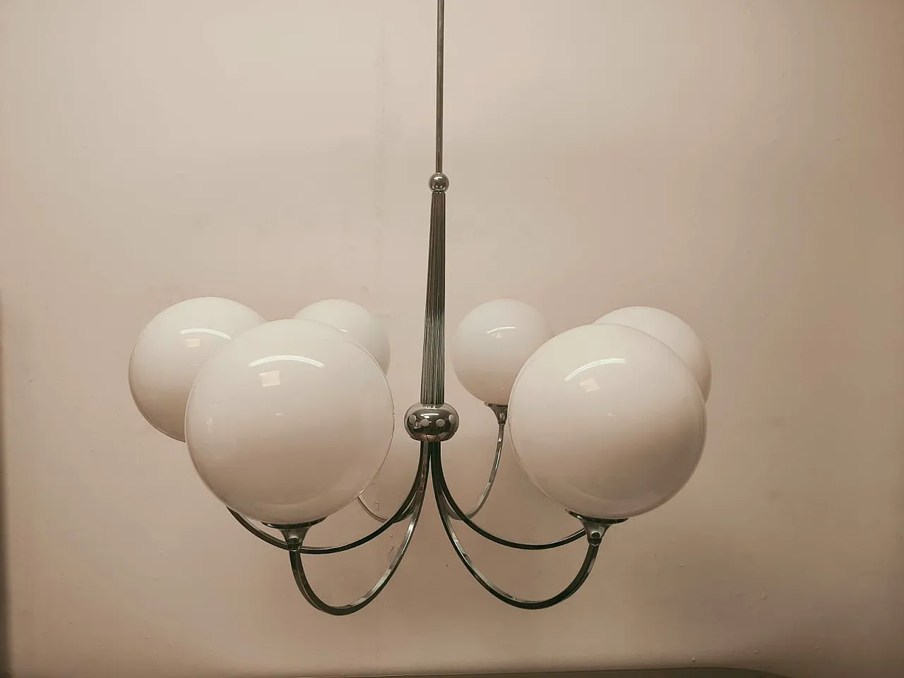 Lampadario a sei luci in metallo cromato con vetri sferici, anni '80 3