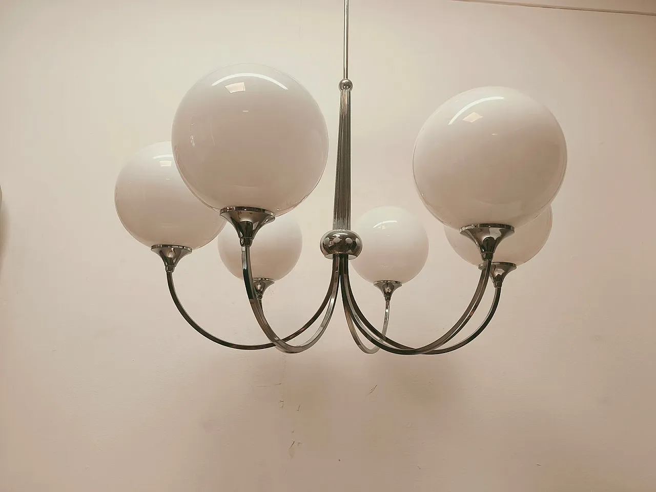 Lampadario a sei luci in metallo cromato con vetri sferici, anni '80 17