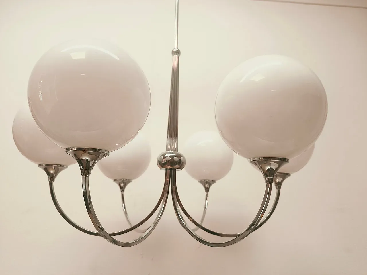 Lampadario a sei luci in metallo cromato con vetri sferici, anni '80 20