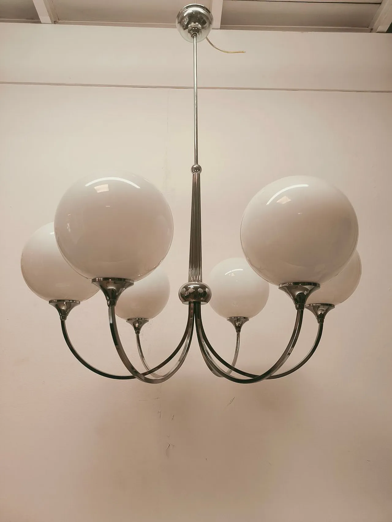 Lampadario a sei luci in metallo cromato con vetri sferici, anni '80 21