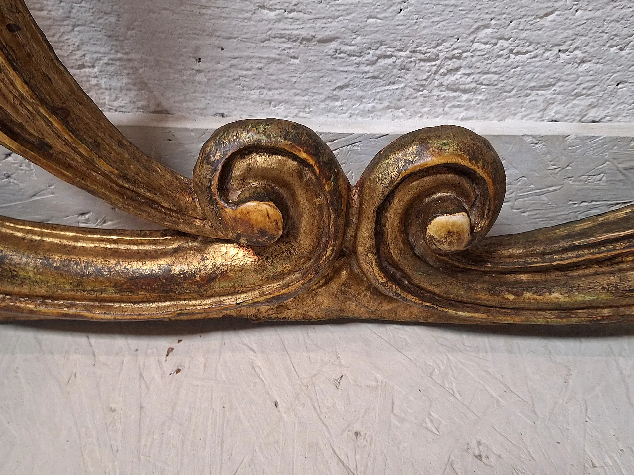 Baroque style headboard in carved and gilded wood, 19th century 6