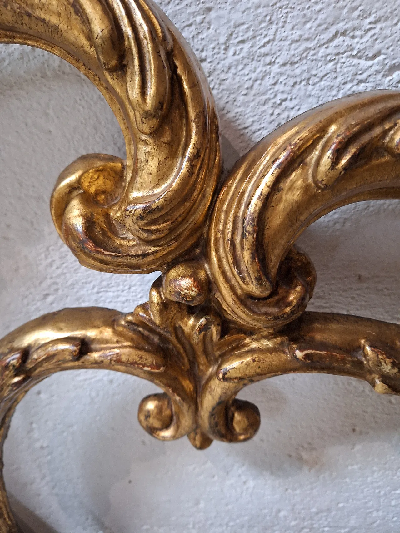 Baroque style headboard in carved and gilded wood, 19th century 19