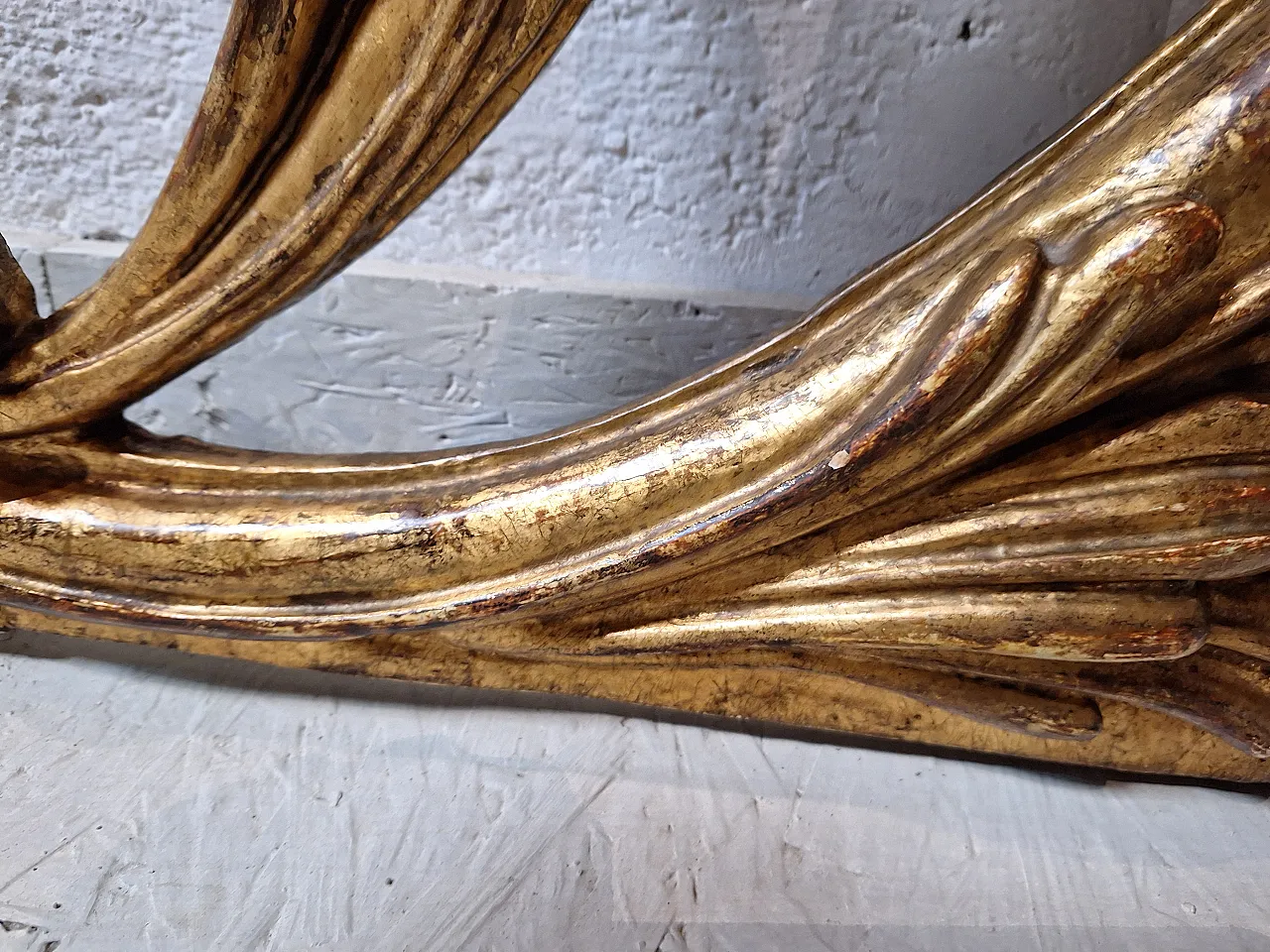 Baroque style headboard in carved and gilded wood, 19th century 23