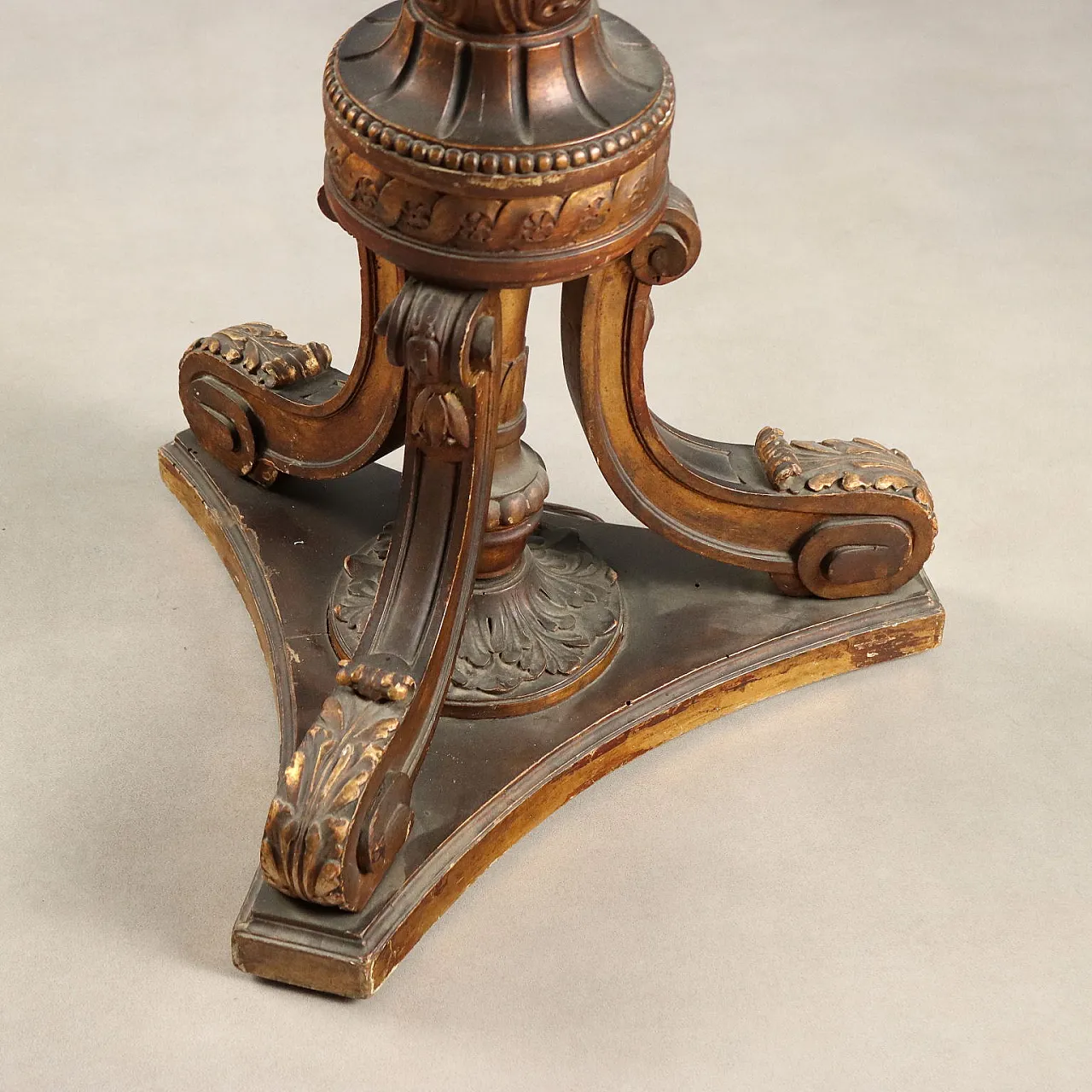 Carved and gilded wooden torch holders, 19th century 10