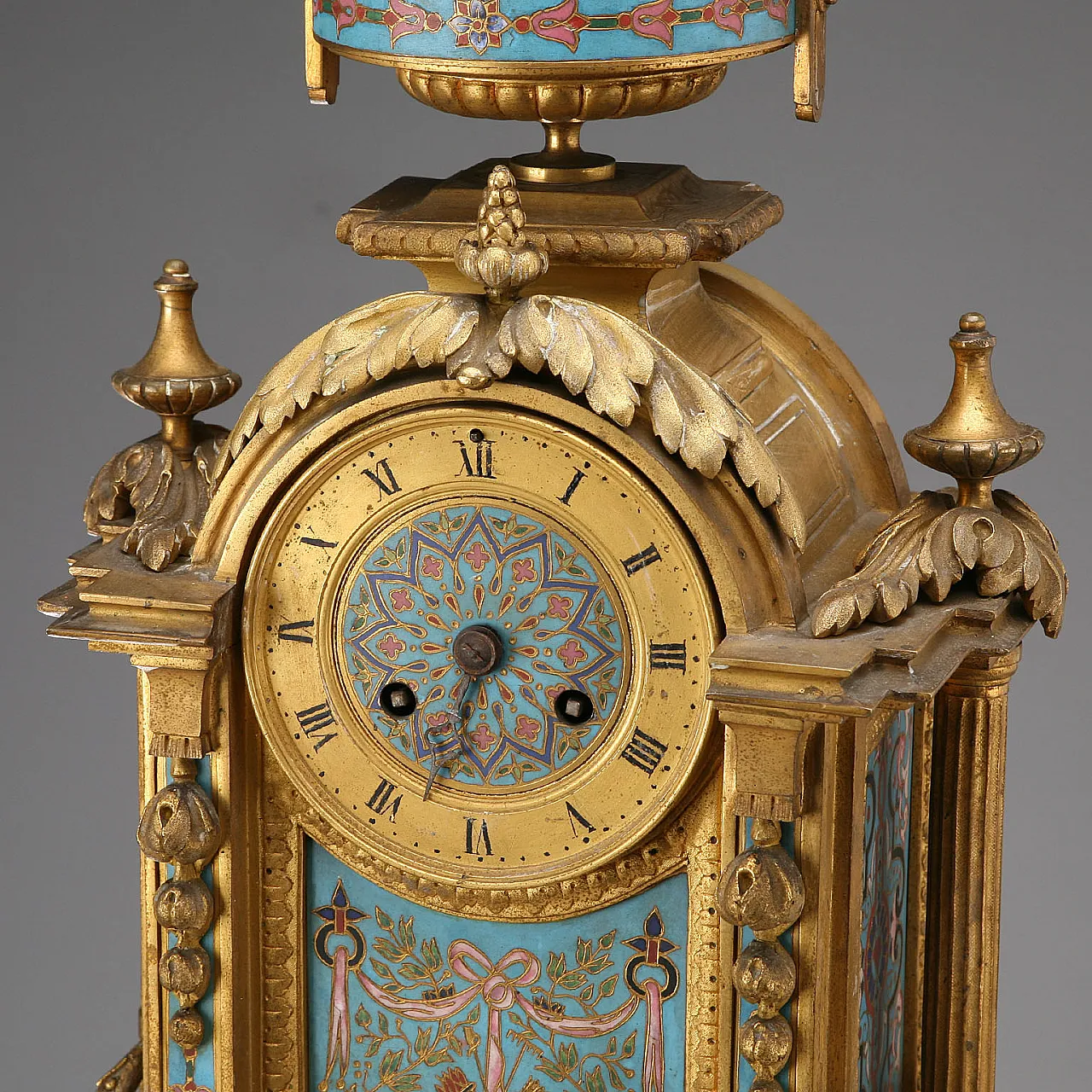 Countertop clock in gilt bronze and Cloisonné enamel, 20th century 7
