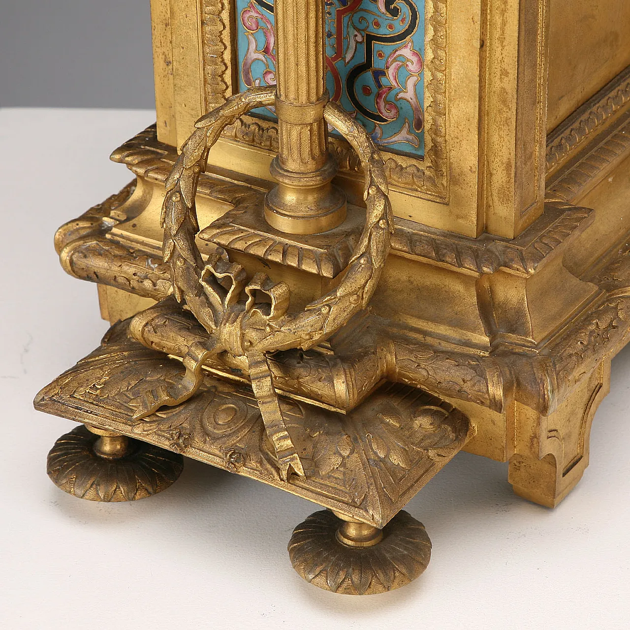 Countertop clock in gilt bronze and Cloisonné enamel, 20th century 10