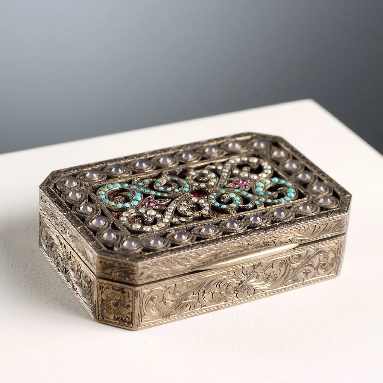 Jewelery box in silver and glass stones, 20th century 1