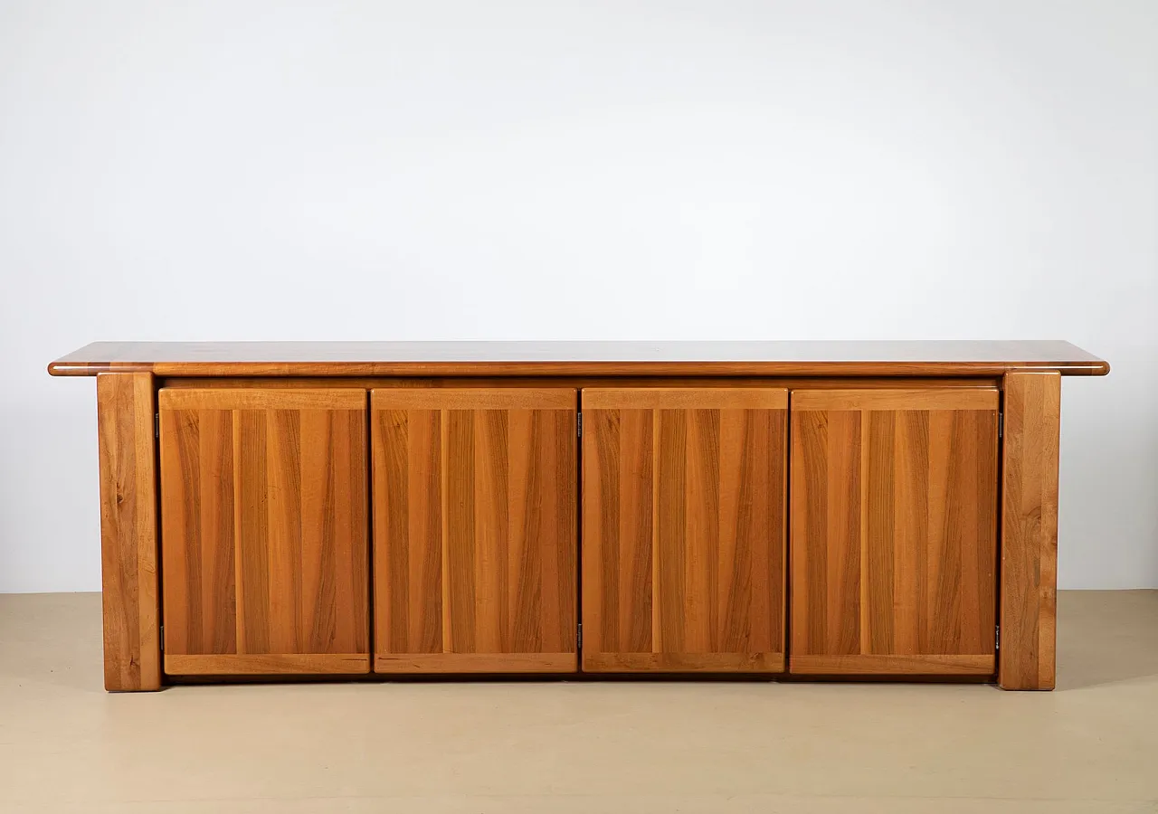 Credenza scultorea in noce di Mobil Girgi, anni '70 2