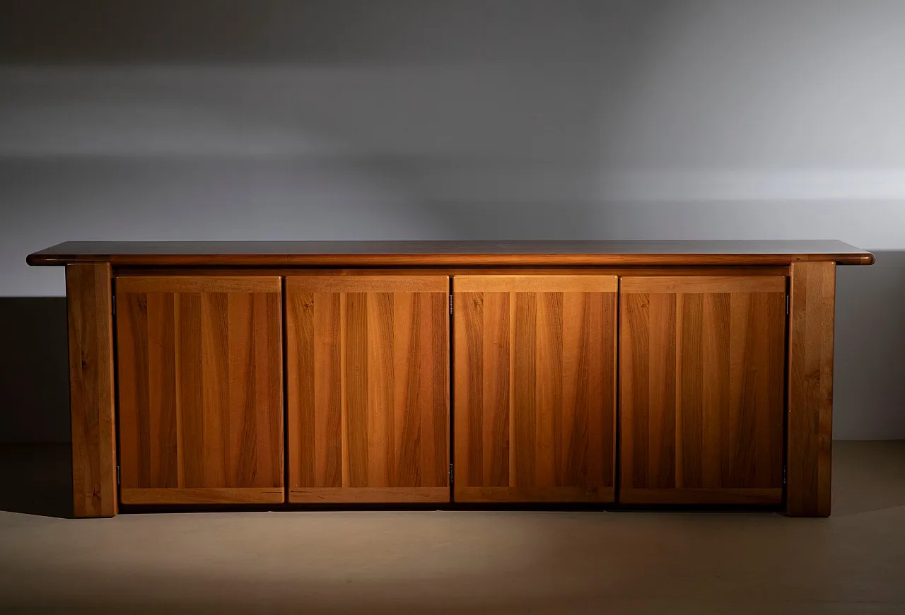 Credenza scultorea in noce di Mobil Girgi, anni '70 5