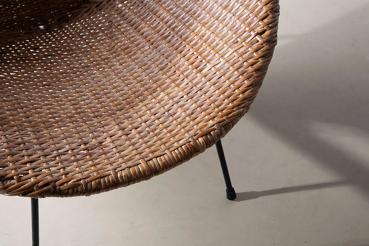 Coppia di sedie in vimini intrecciati e metallo, anni '50 8
