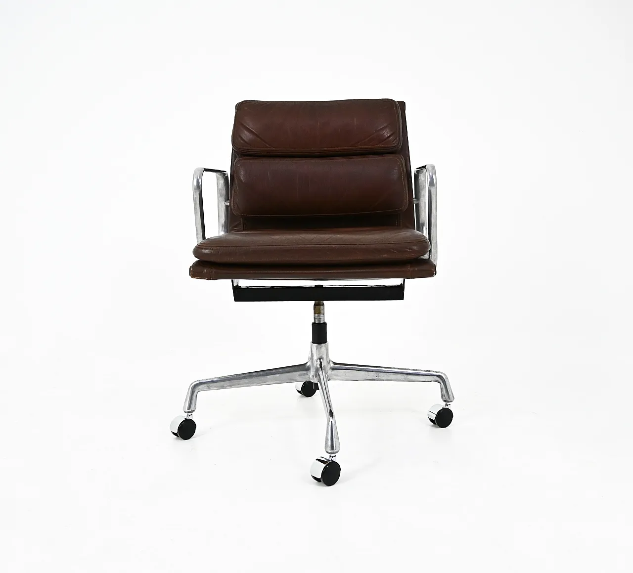 Soft Pad Chair by Charles & Ray Eames for Herman Miller, 1970s 3