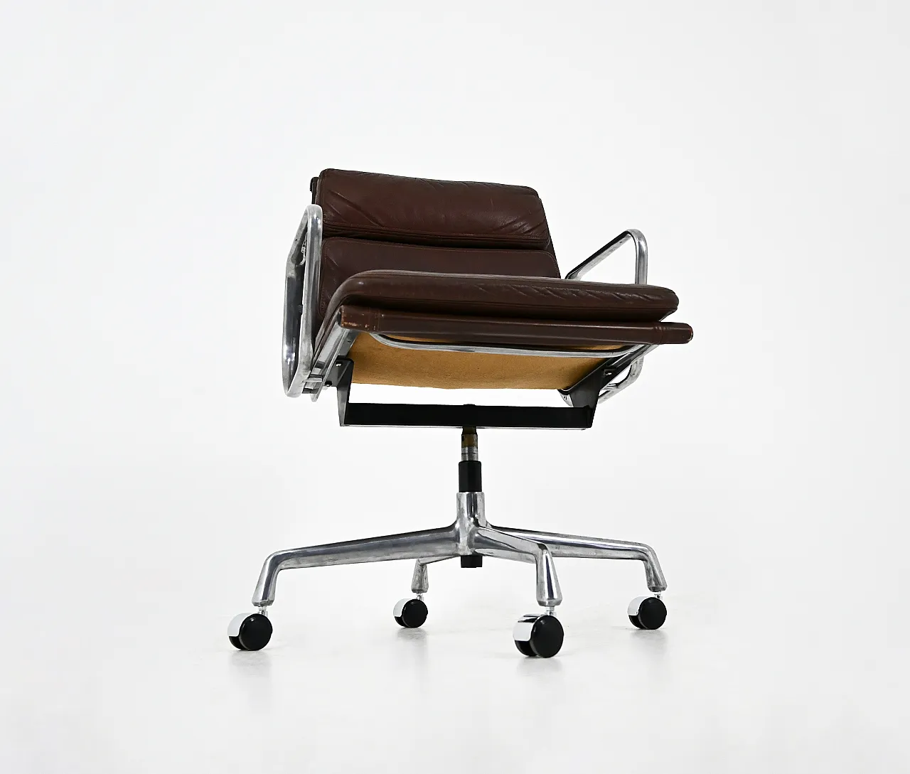 Soft Pad Chair by Charles & Ray Eames for Herman Miller, 1970s 8