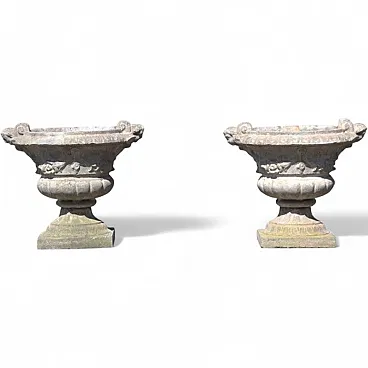 Pair of majestic garden vases in cement and grit, early 1900s