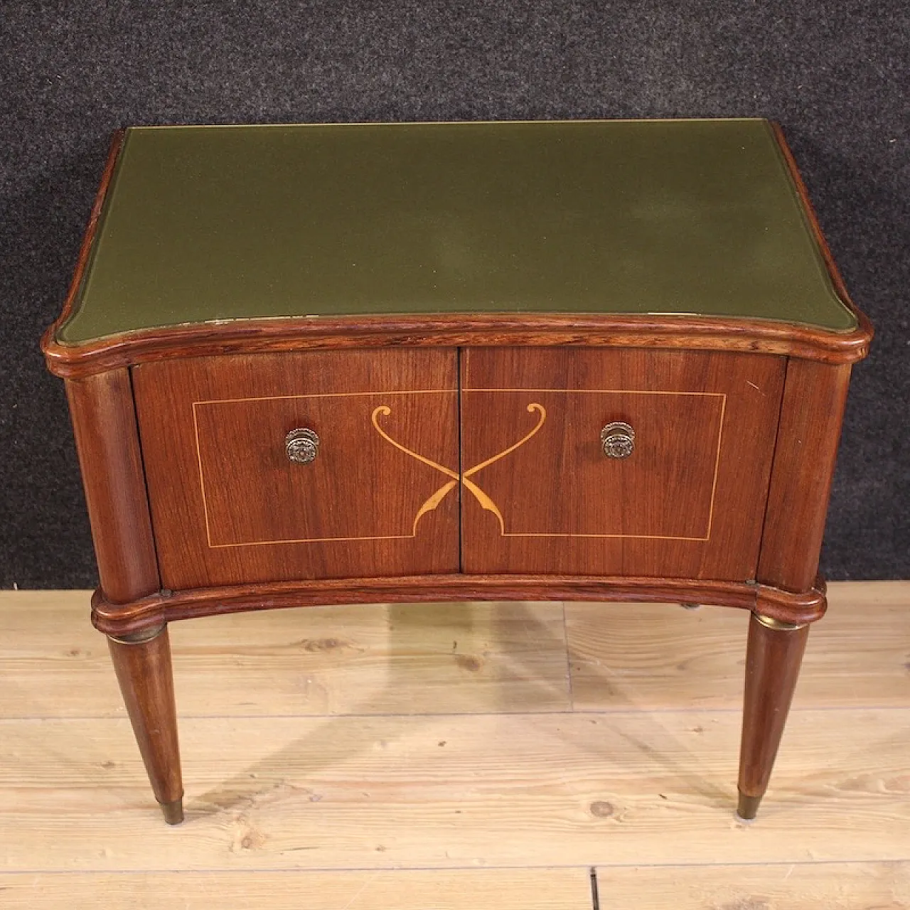 Pair of Paolo Buffa style bedside tables, 20th century 6