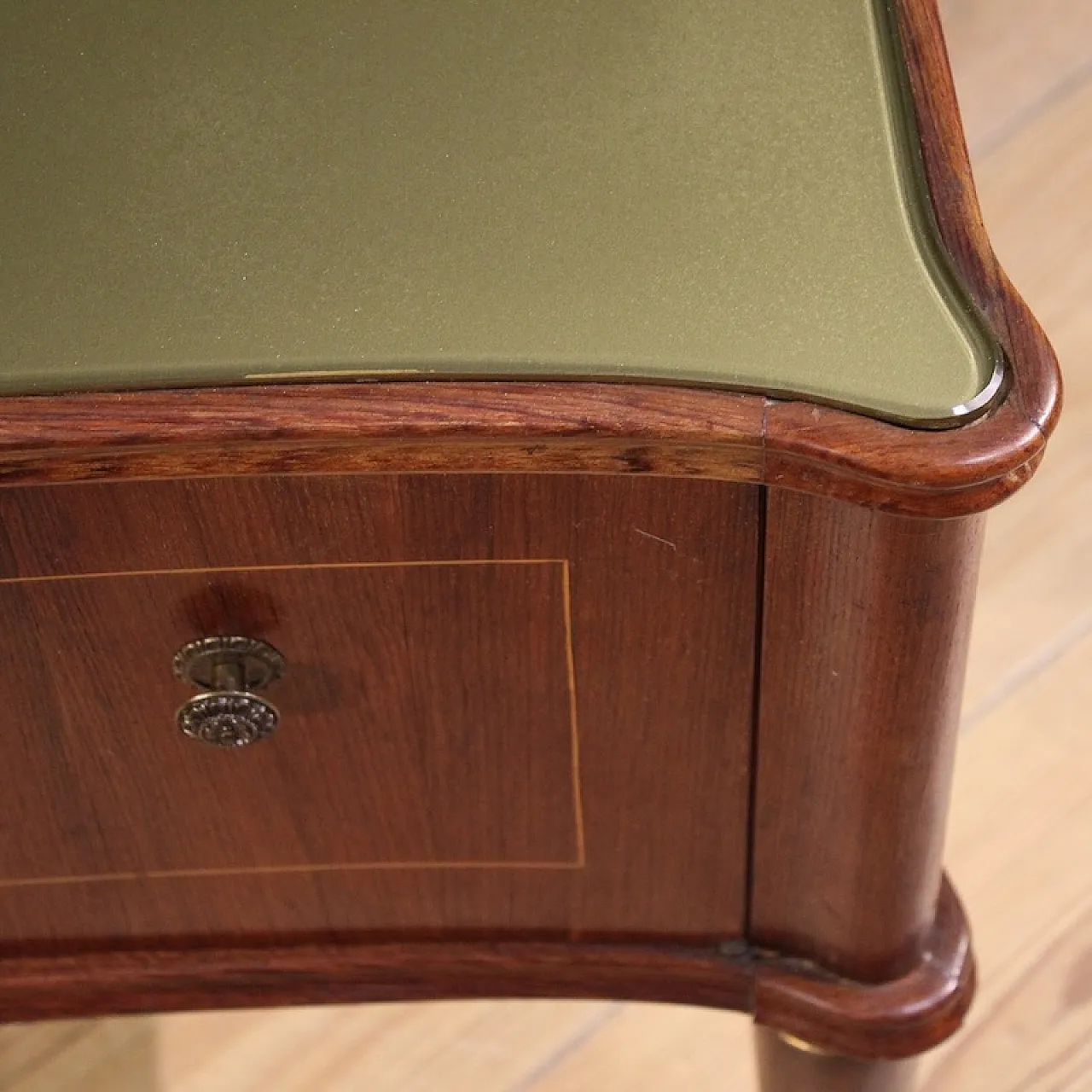 Pair of Paolo Buffa style bedside tables, 20th century 10